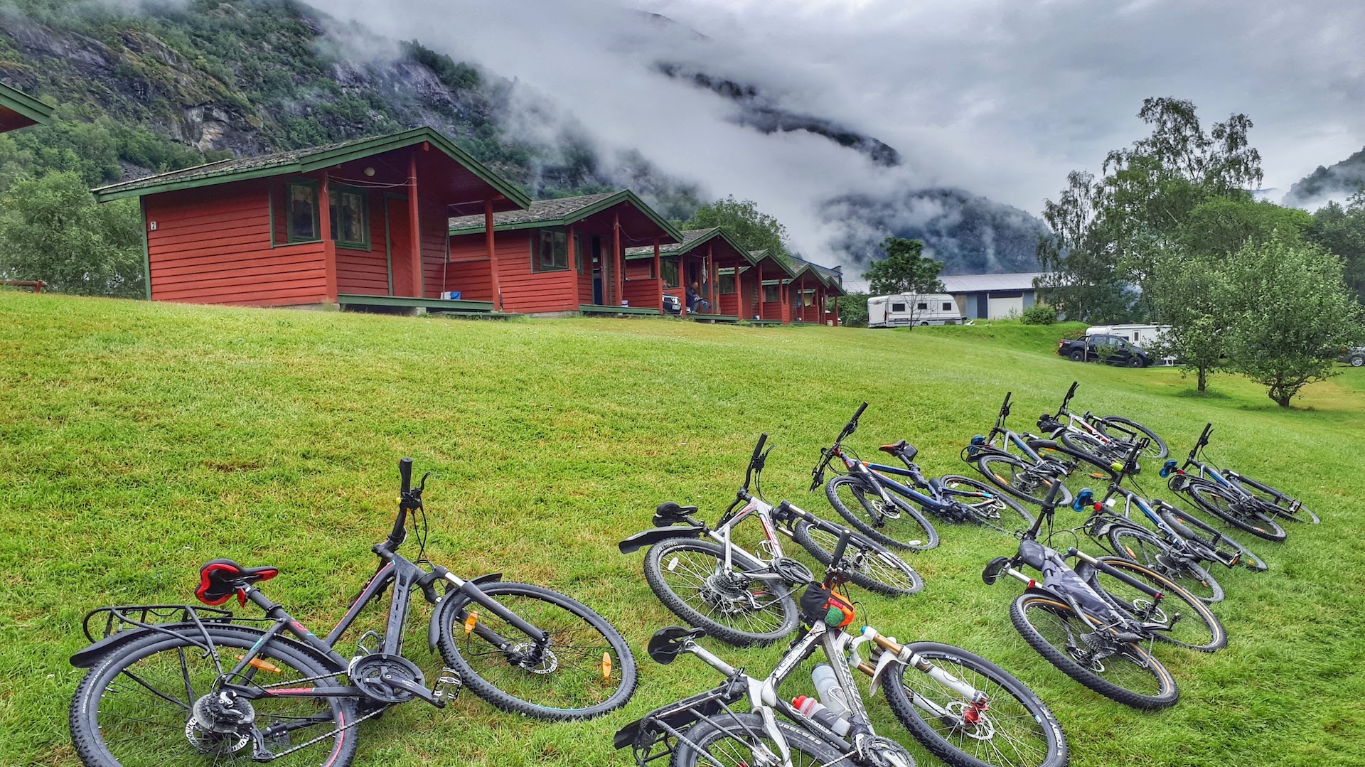 Sykkeltur i norsk landskap